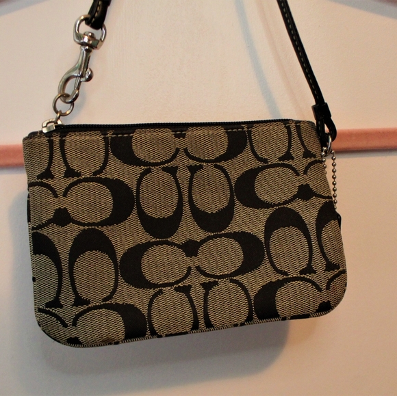 Eat the rich wristlet - Picture 3 of 3